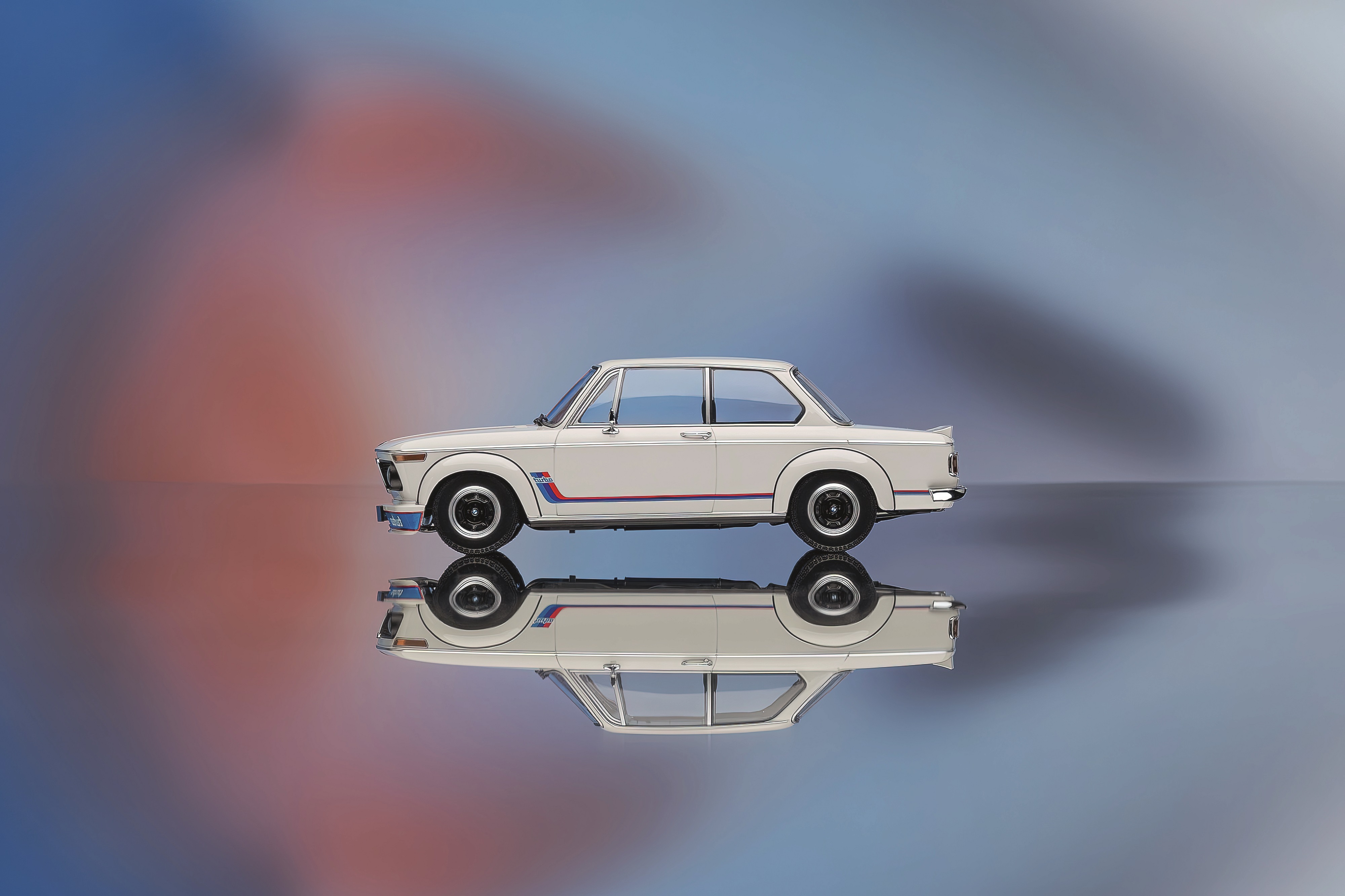 BMW Genuine Car Model Miniature 2002 Turbo 1:18 Scale White