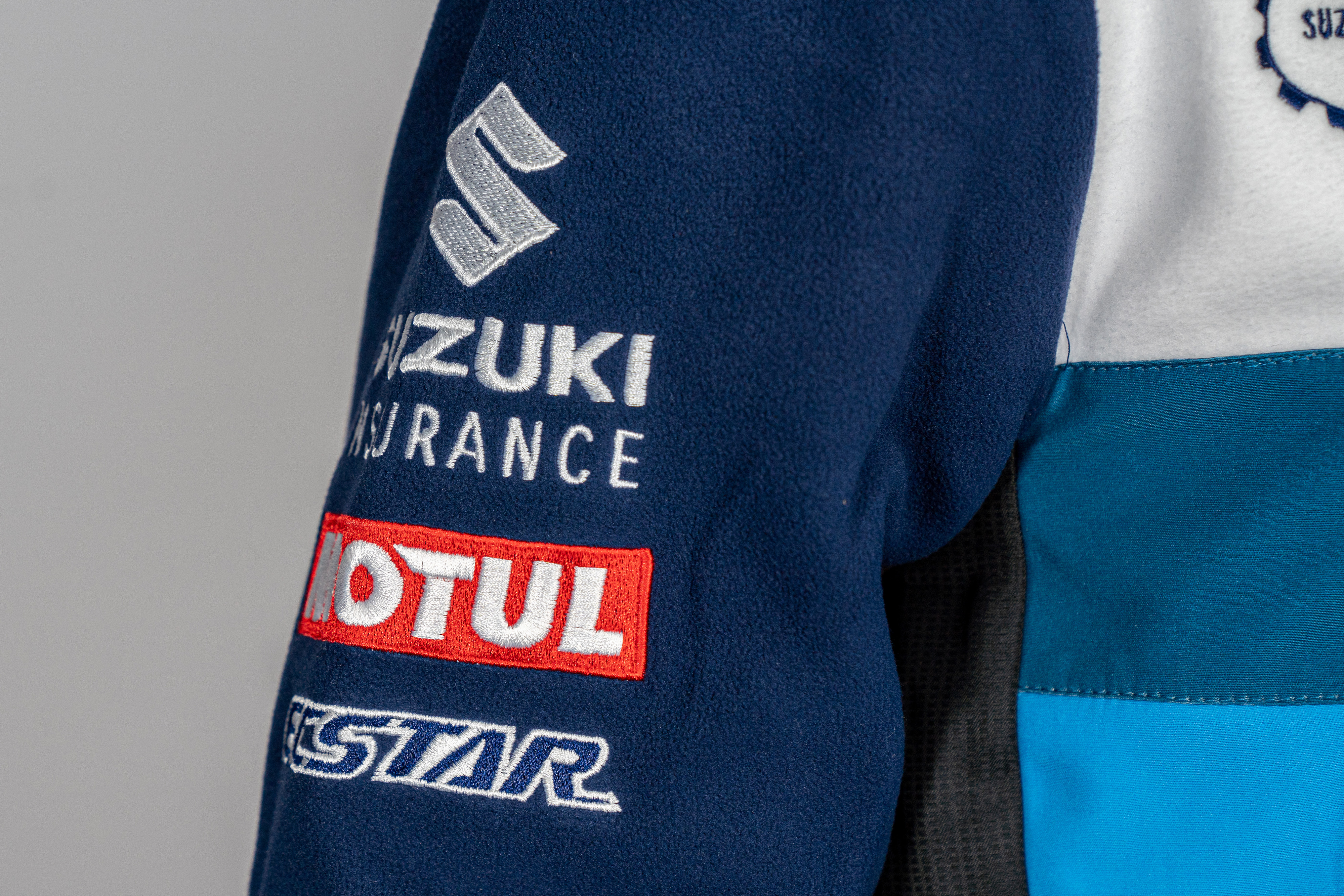 Suzuki Genuine Team Classic Suzuki 2022 Fleece Merchandise Apparel 990F0-C3FLC - Picture 11 of 52